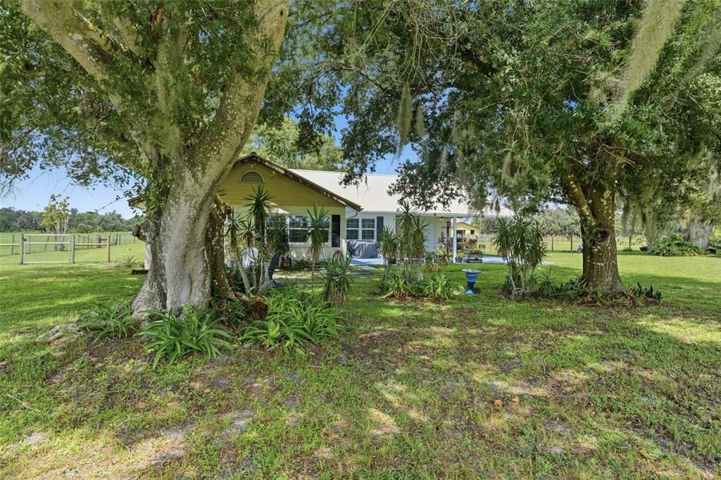 For Sale: $950,000 (4 beds, 3 baths, 3060 Square Feet)