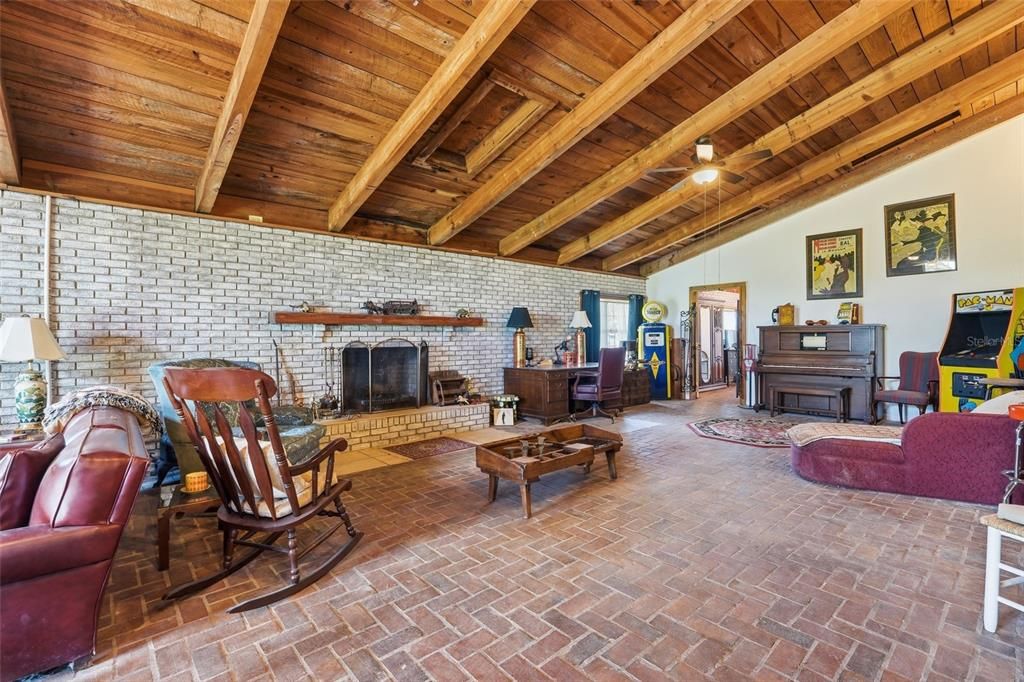 For Sale: $950,000 (4 beds, 3 baths, 3060 Square Feet)