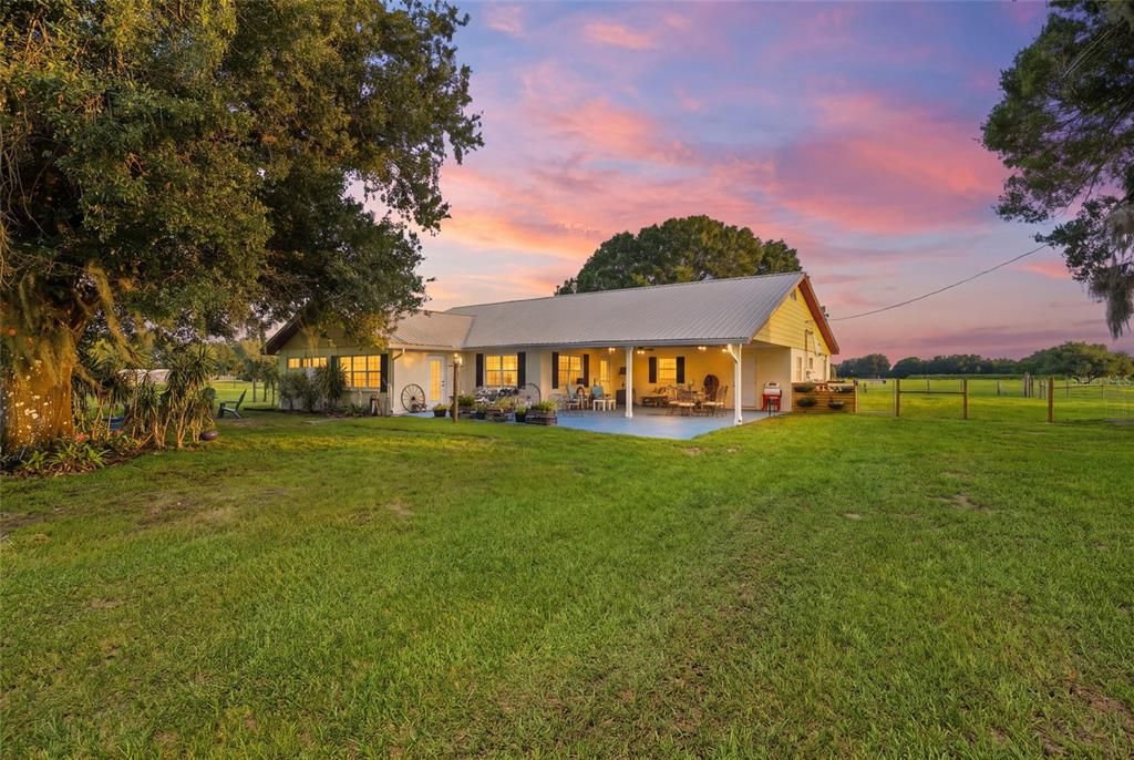 For Sale: $950,000 (4 beds, 3 baths, 3060 Square Feet)