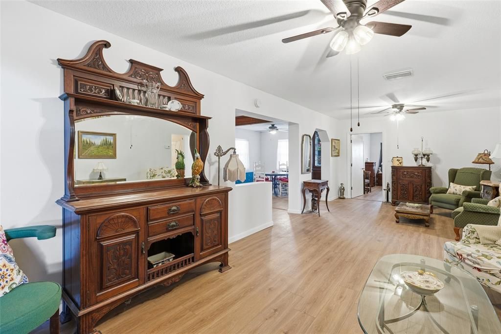 For Sale: $950,000 (4 beds, 3 baths, 3060 Square Feet)