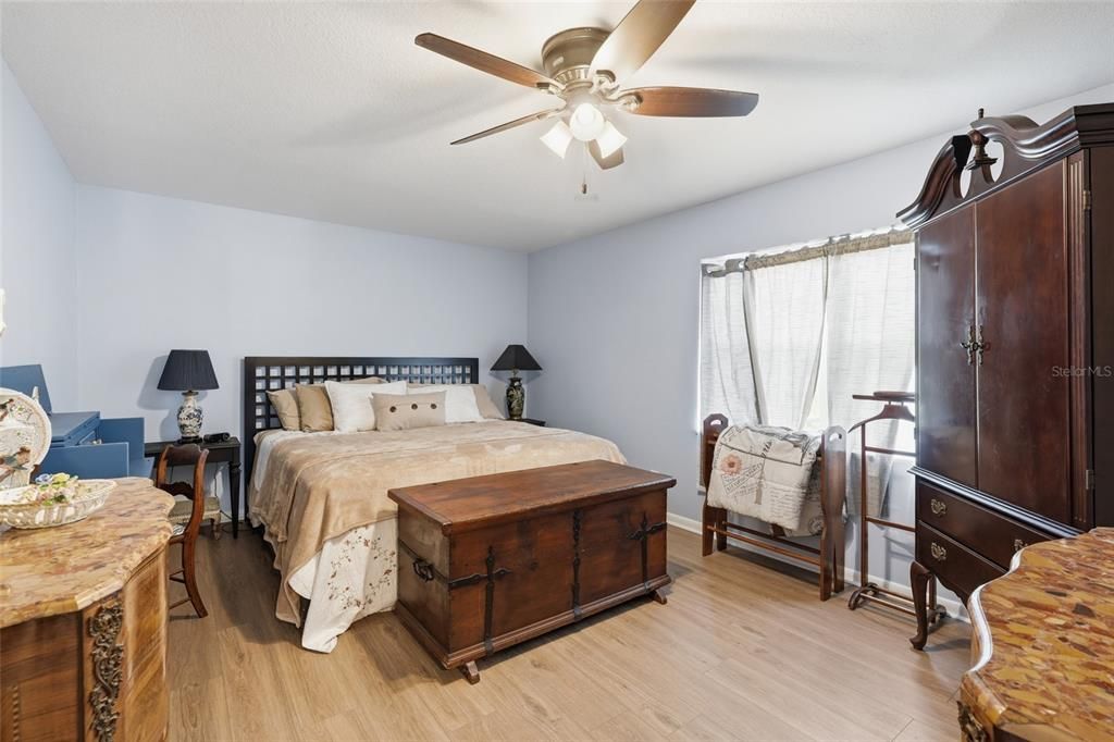 For Sale: $950,000 (4 beds, 3 baths, 3060 Square Feet)