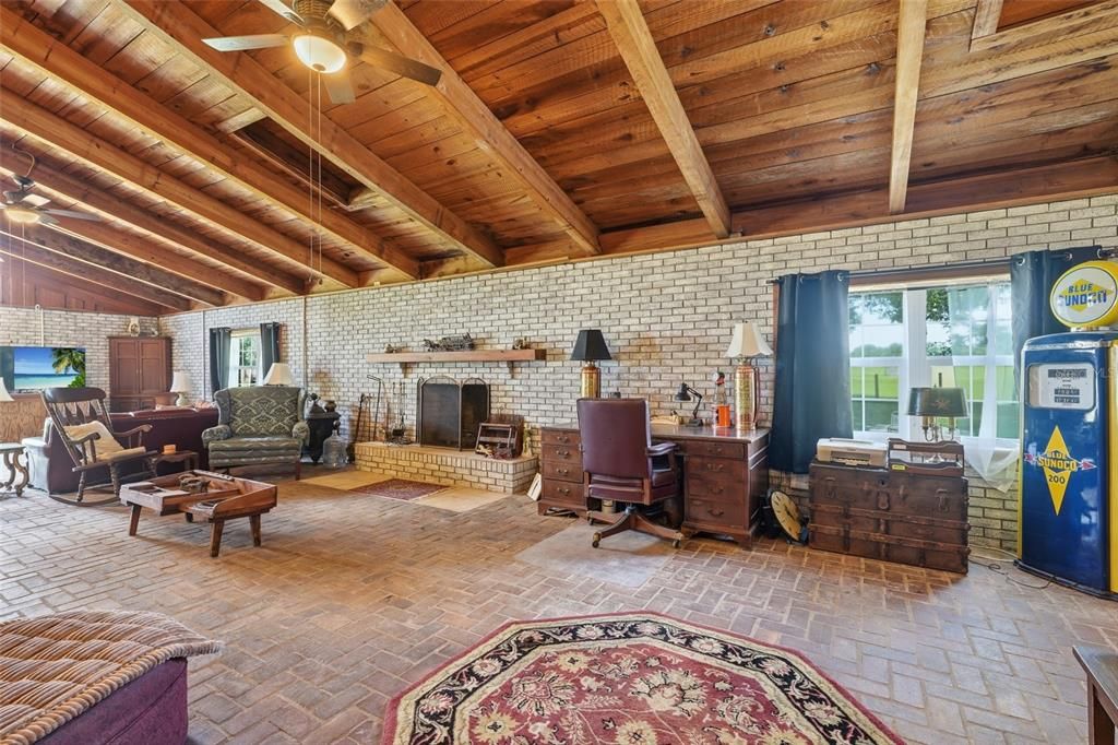 For Sale: $950,000 (4 beds, 3 baths, 3060 Square Feet)