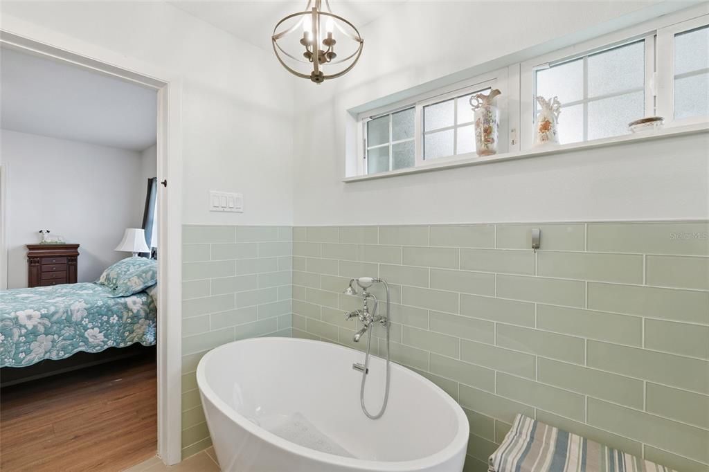 For Sale: $950,000 (4 beds, 3 baths, 3060 Square Feet)