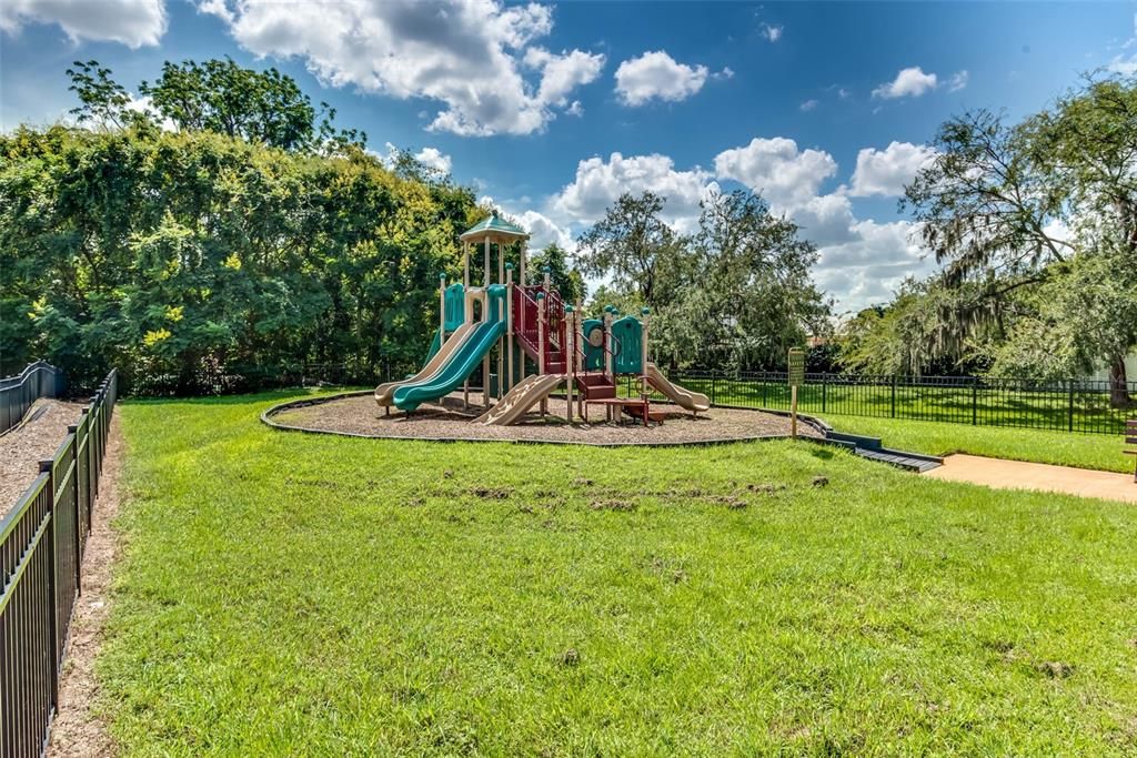 На продажу: $2,795,000 (5 спален, 4 ванн, 5008 Квадратных фут)