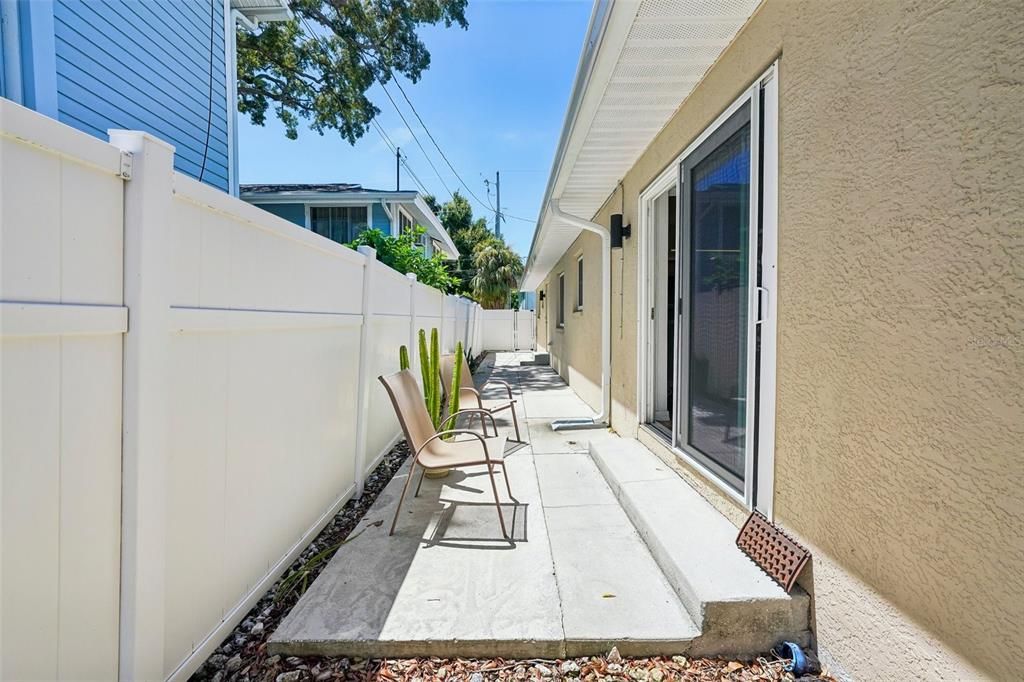 En Venta: $1,100,000 (3 camas, 2 baños, 1950 Pies cuadrados)