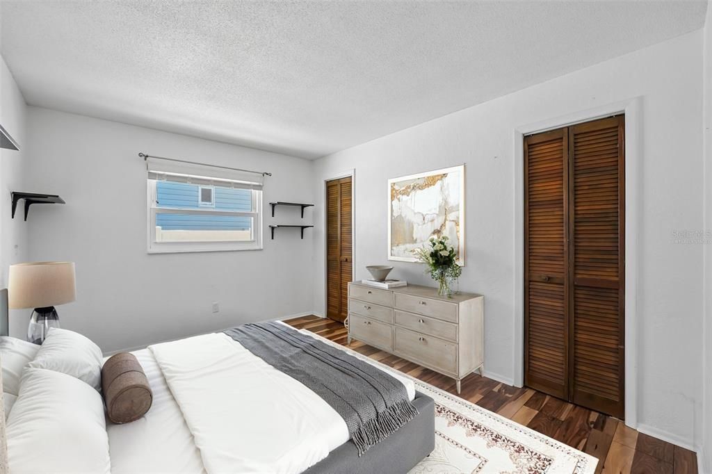 En Venta: $1,100,000 (3 camas, 2 baños, 1950 Pies cuadrados)
