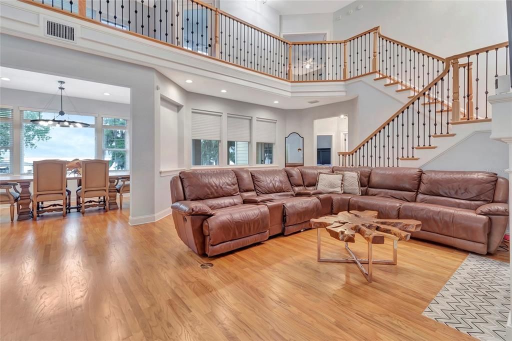 В аренду: $5,000 (4 спален, 3 ванн, 3670 Квадратных фут)