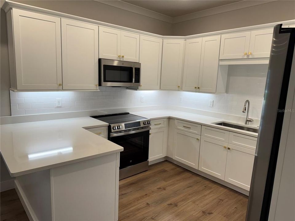For Sale: $525,000 (3 beds, 3 baths, 1847 Square Feet)
