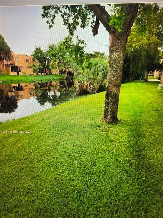 For Sale: $154,900 (2 beds, 2 baths, 873 Square Feet)