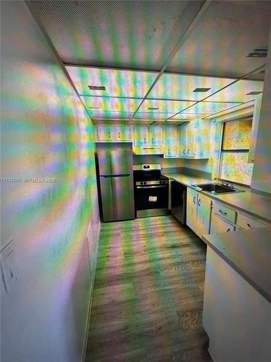 For Sale: $154,900 (2 beds, 2 baths, 873 Square Feet)