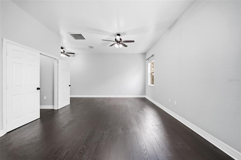 For Sale: $389,999 (3 beds, 2 baths, 2154 Square Feet)
