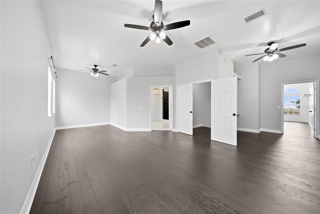 For Sale: $389,999 (3 beds, 2 baths, 2154 Square Feet)