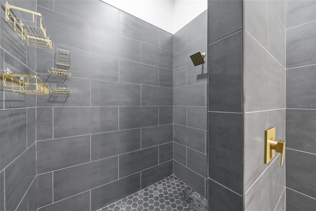 For Sale: $389,999 (3 beds, 2 baths, 2154 Square Feet)