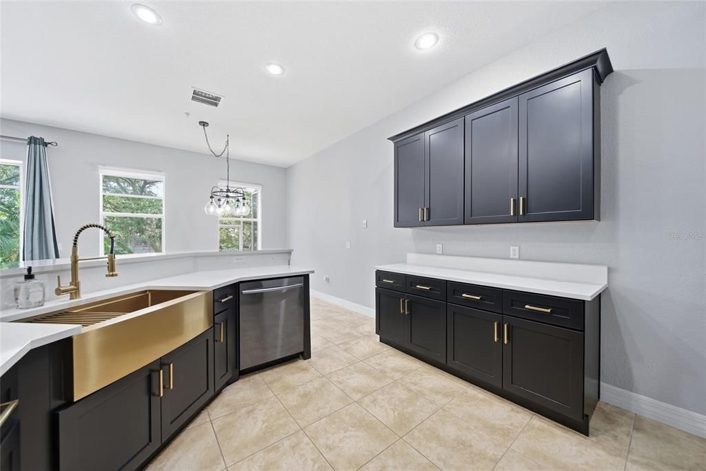 For Sale: $389,999 (3 beds, 2 baths, 2154 Square Feet)