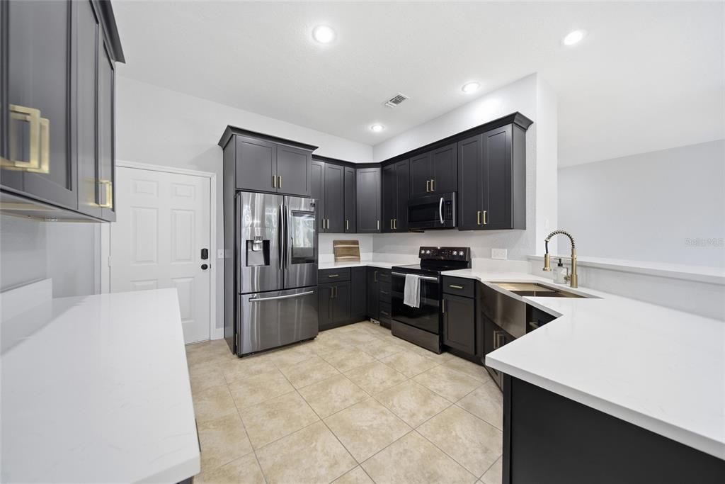 For Sale: $389,999 (3 beds, 2 baths, 2154 Square Feet)
