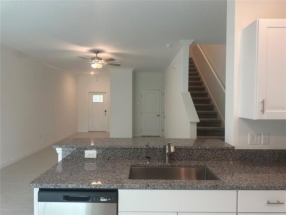 For Rent: $2,000 (3 beds, 2 baths, 1634 Square Feet)