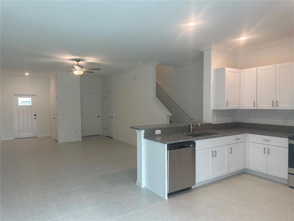For Rent: $2,000 (3 beds, 2 baths, 1634 Square Feet)