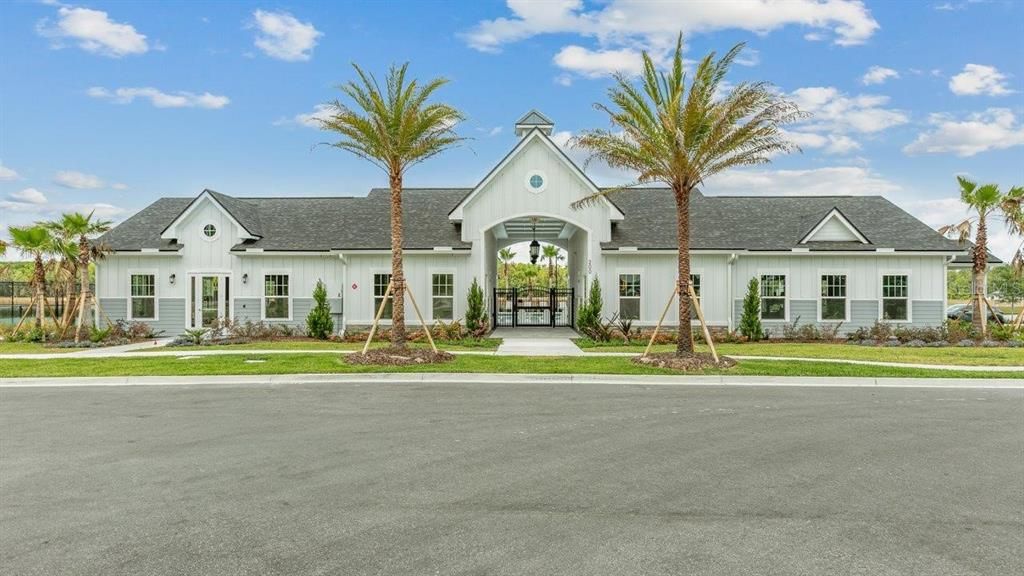For Sale: $400,000 (3 beds, 3 baths, 2033 Square Feet)