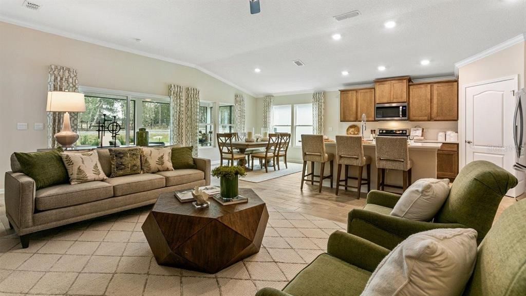 For Sale: $400,000 (3 beds, 3 baths, 2033 Square Feet)