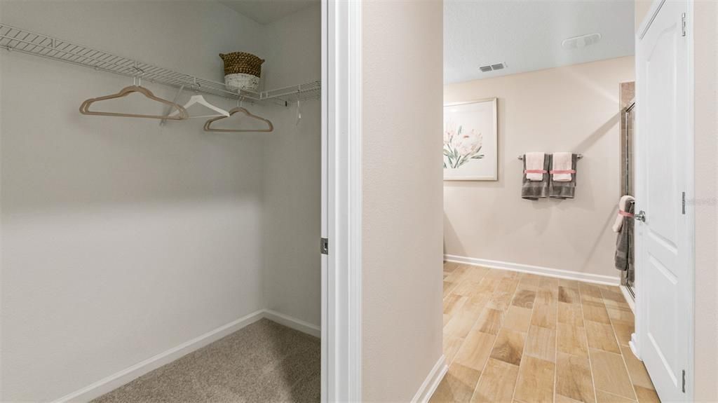 For Sale: $400,000 (3 beds, 3 baths, 2033 Square Feet)