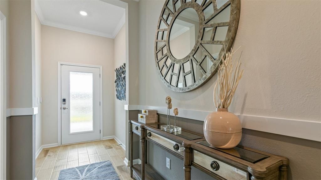 For Sale: $400,000 (3 beds, 3 baths, 2033 Square Feet)