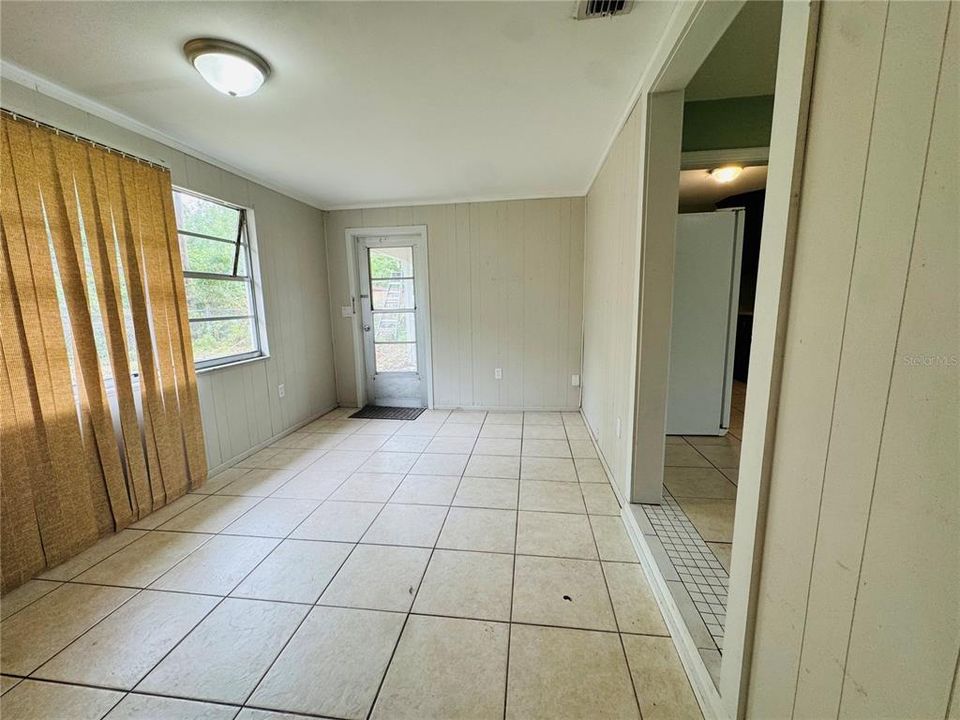 Activo con contrato: $1,950 (3 camas, 1 baños, 1326 Pies cuadrados)