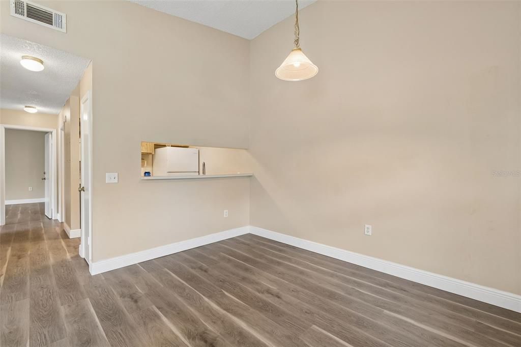 For Rent: $1,395 (2 beds, 2 baths, 912 Square Feet)