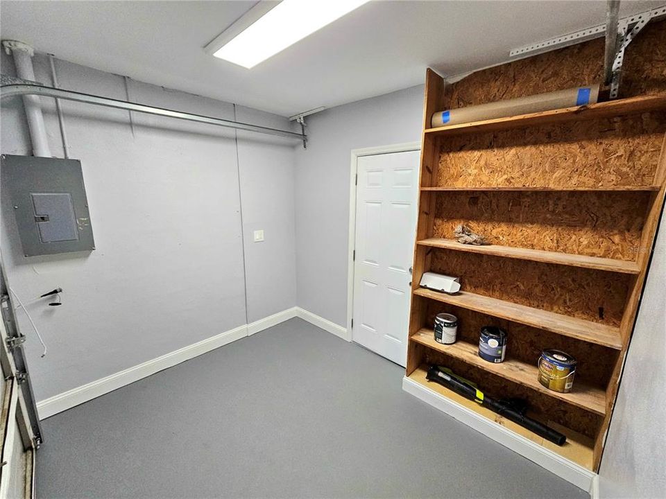 For Rent: $2,100 (3 beds, 1 baths, 1069 Square Feet)