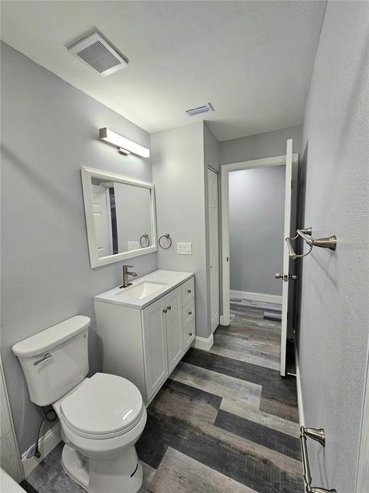 For Rent: $2,100 (3 beds, 1 baths, 1069 Square Feet)
