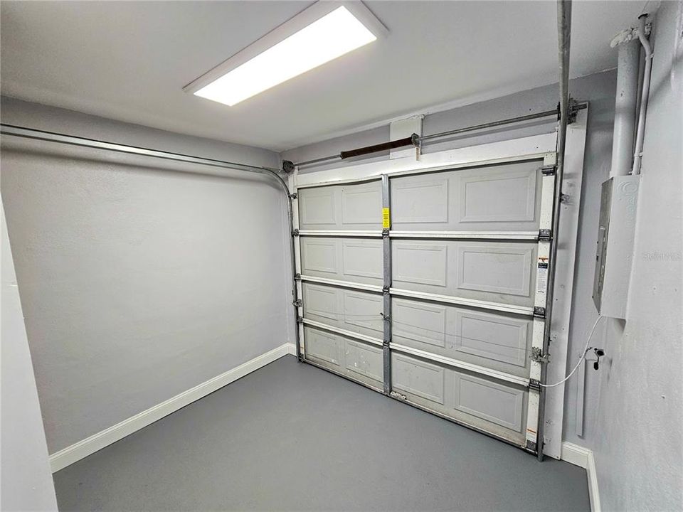 For Rent: $2,100 (3 beds, 1 baths, 1069 Square Feet)