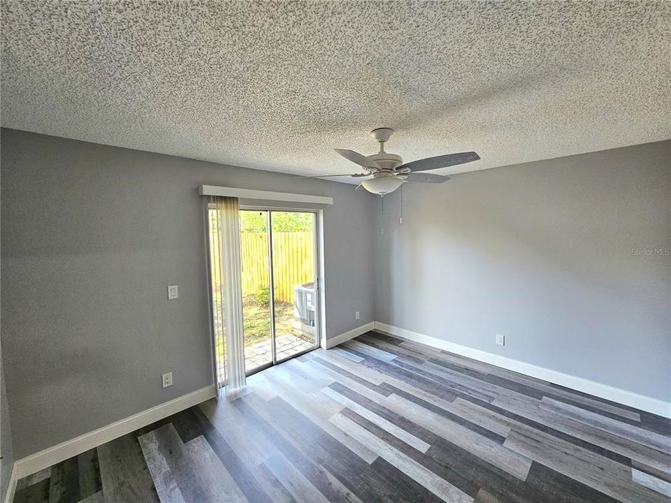 For Rent: $2,100 (3 beds, 1 baths, 1069 Square Feet)