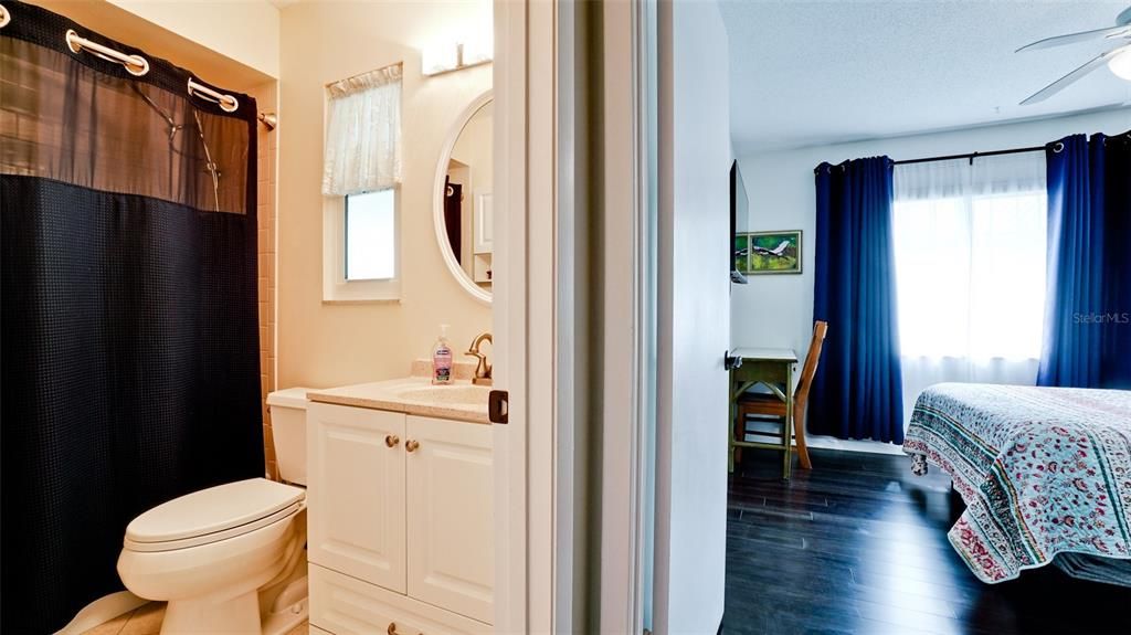 For Sale: $346,000 (2 beds, 2 baths, 1230 Square Feet)