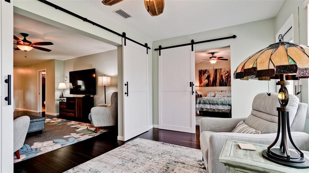 For Sale: $346,000 (2 beds, 2 baths, 1230 Square Feet)