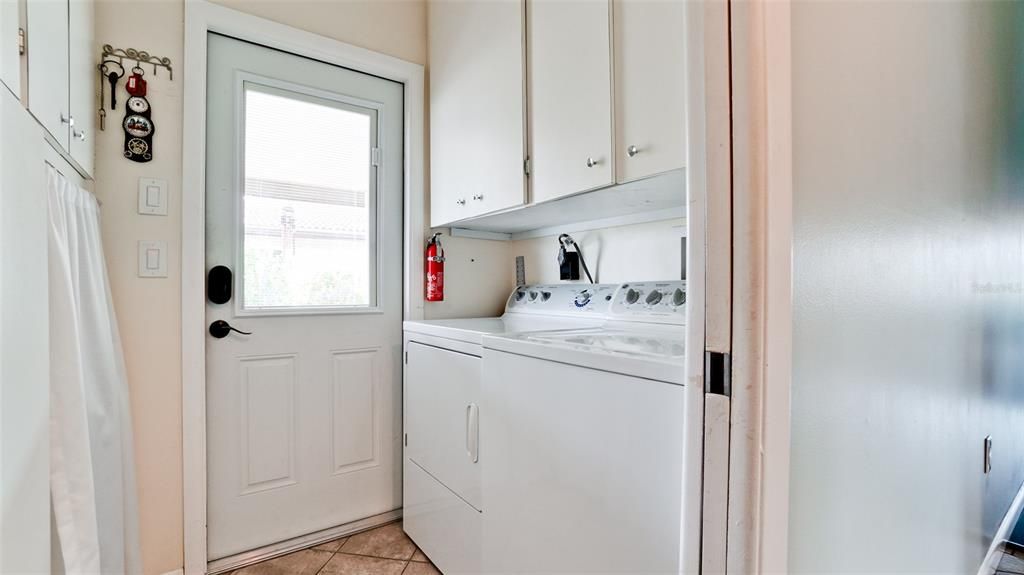 For Sale: $346,000 (2 beds, 2 baths, 1230 Square Feet)
