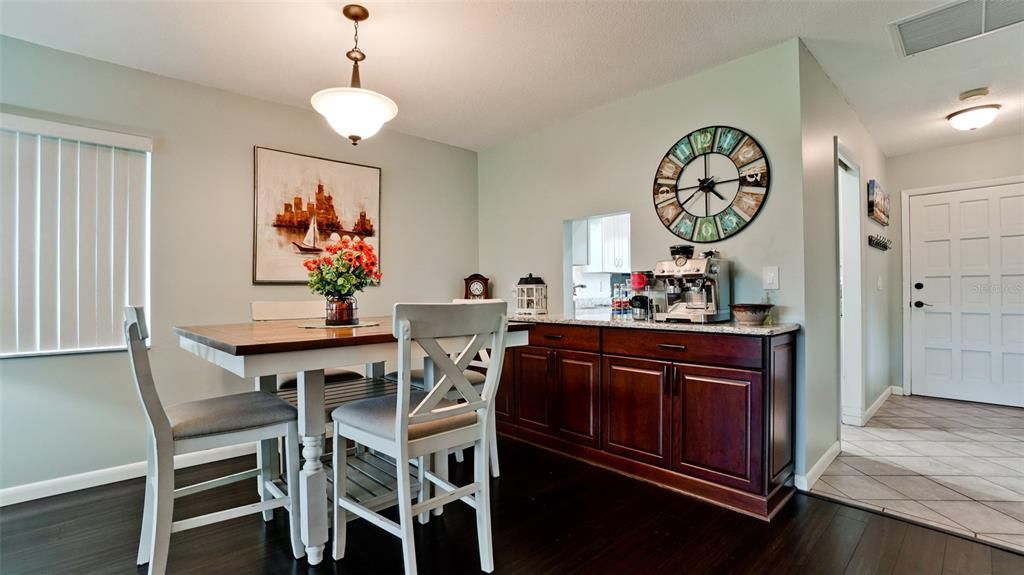 For Sale: $346,000 (2 beds, 2 baths, 1230 Square Feet)