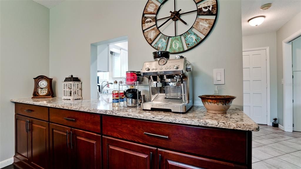 For Sale: $346,000 (2 beds, 2 baths, 1230 Square Feet)