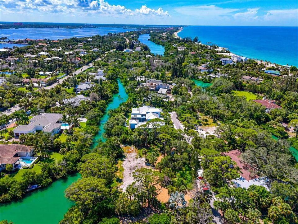 待售: $1,175,000 (0.70 acres)