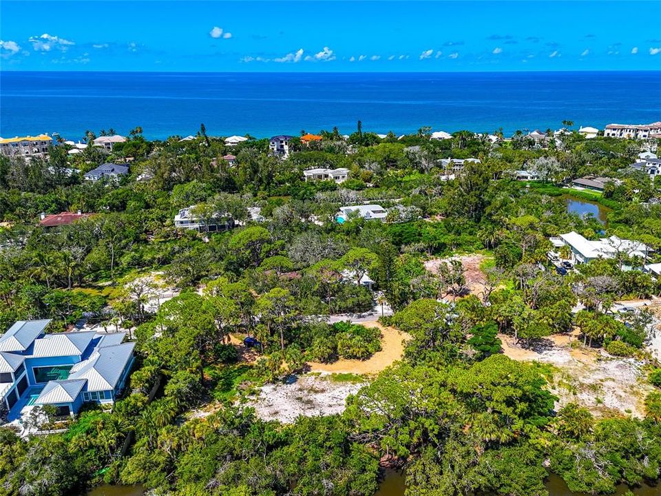 待售: $1,175,000 (0.70 acres)