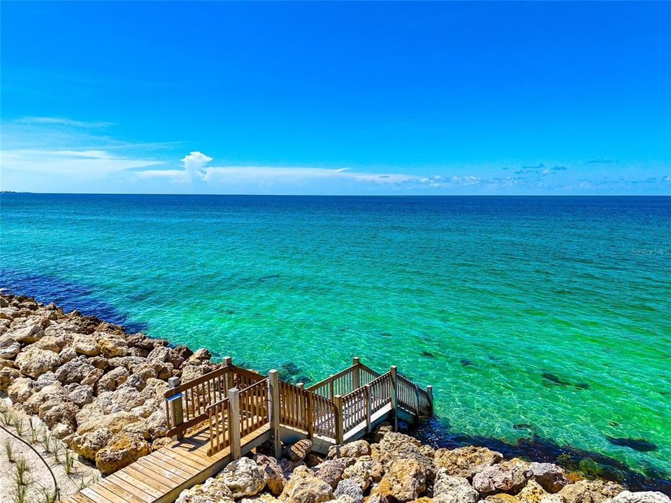 待售: $1,175,000 (0.70 acres)