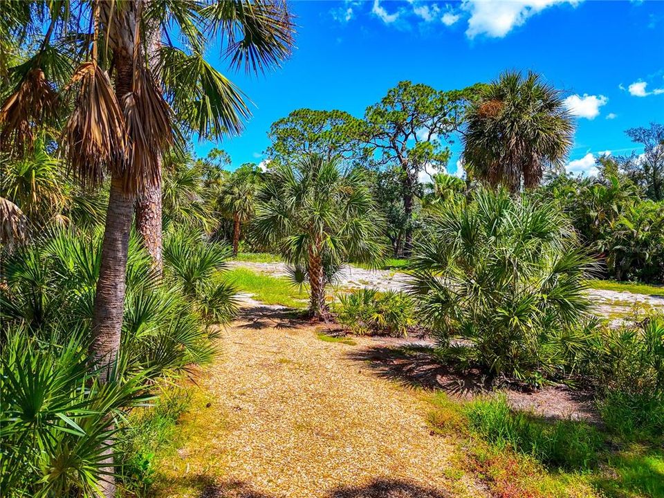 待售: $1,175,000 (0.70 acres)