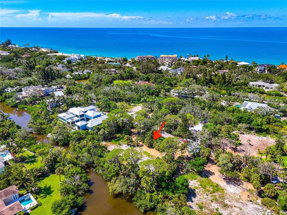 待售: $1,175,000 (0.70 acres)