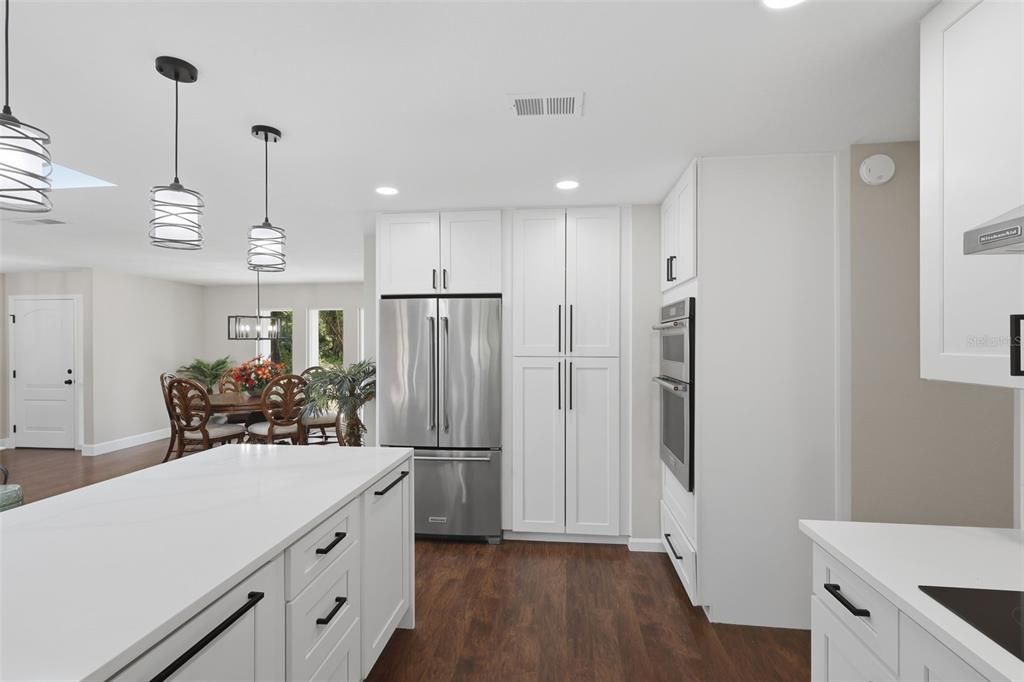 En Venta: $797,500 (3 camas, 2 baños, 2890 Pies cuadrados)