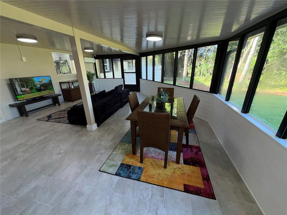 En Venta: $797,500 (3 camas, 2 baños, 2890 Pies cuadrados)