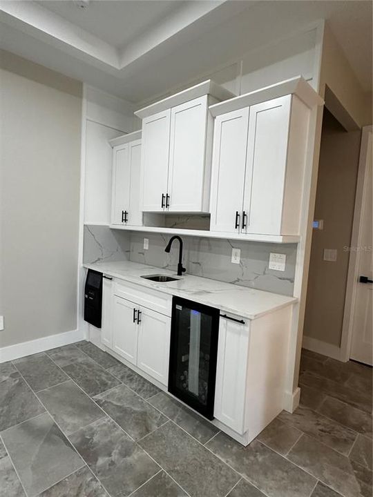 For Rent: $2,950 (4 beds, 2 baths, 2198 Square Feet)