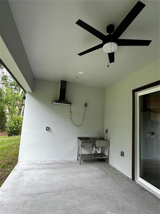 For Rent: $2,950 (4 beds, 2 baths, 2198 Square Feet)