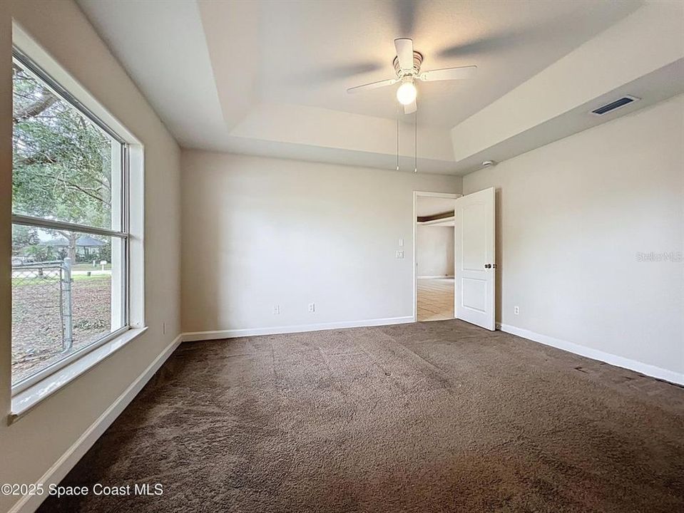 For Sale: $299,900 (4 beds, 2 baths, 1299 Square Feet)