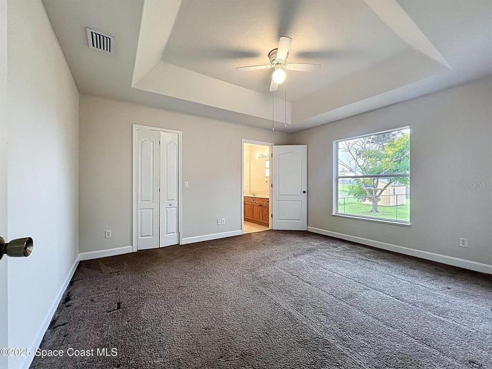 For Sale: $299,900 (4 beds, 2 baths, 1299 Square Feet)