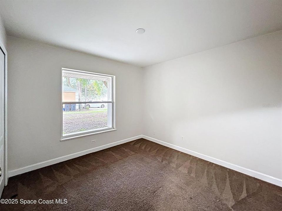 For Sale: $299,900 (4 beds, 2 baths, 1299 Square Feet)