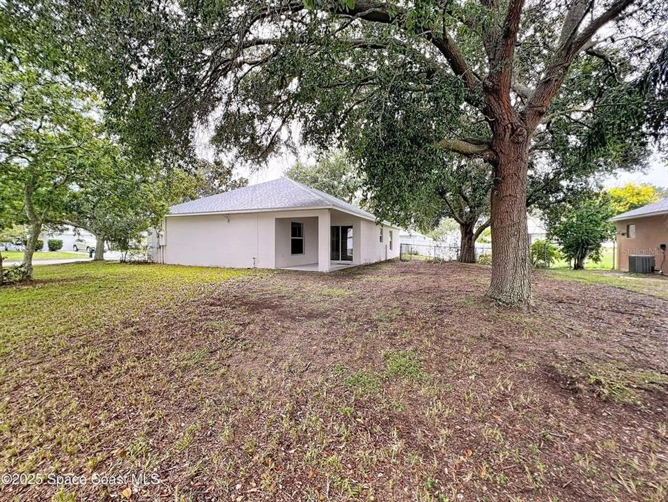 For Sale: $299,900 (4 beds, 2 baths, 1299 Square Feet)