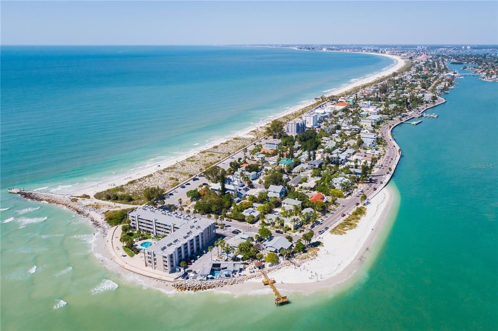 待售: $939,000 (0.11 acres)
